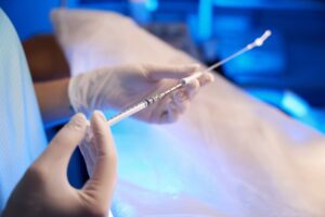 Paciente en un procedimiento de inseminación in vitro en Colombia